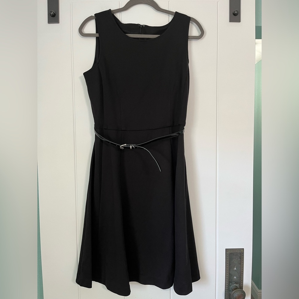 212 Collection Elegant Black Midi Dress with Sleek Belt